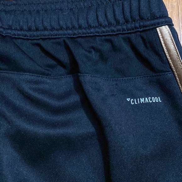 Tiro pants - Adidas Climacool Youth medium pants black with gold stripes. - Picture 4 of 10